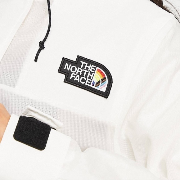 The North Face Outline WindWall Jacket
GARDENIA WHITE, Size Large - Picture 4 of 9